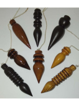 Comprando  5 Péndulos de Madera Variados sin Envasar