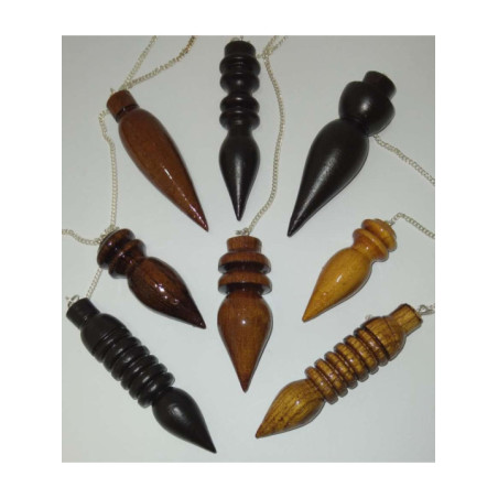 Comprando  5 Péndulos de Madera Variados sin Envasar