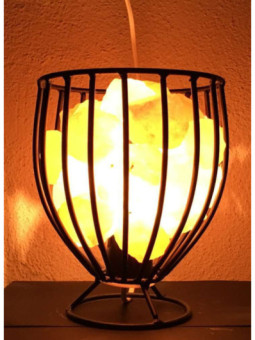 Lámpara de Hierro Forjado con Trozos de Sal del Himalaya. 16 X 22 cm