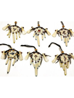 Colgador de Coche Indio con Hueso. 10 cm aprox (Modelos aleatorios)