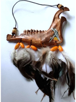 Mandíbula de Indio, Colgante con Plumas Enganche Naranja 18x23cm