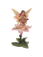 Hada Sentada Sobre Flor. 11 cm de alto x 11,5 de Ancho