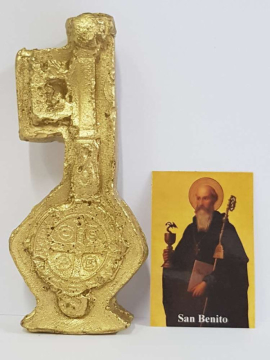 Llave Dorada San Benito, 15cm