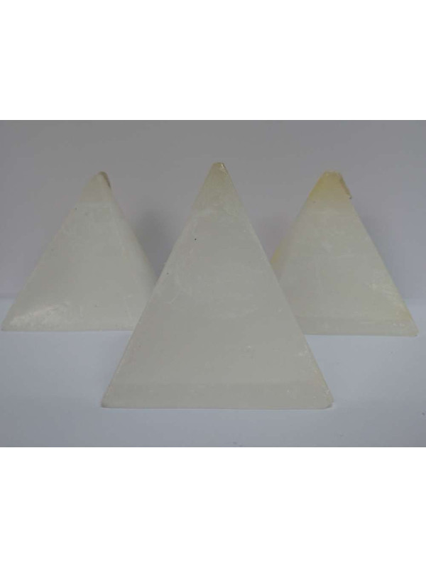 Vela Pirámide Pequeña Blanca, 6cm base x 7cm altura, Abrecaminos