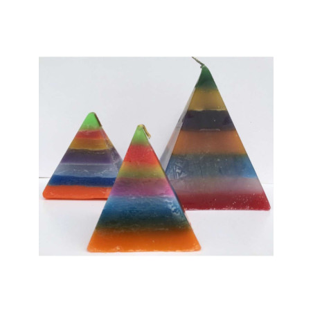 Vela Pirámide Mediana 7 Colores, 9cm base x 10cm altura