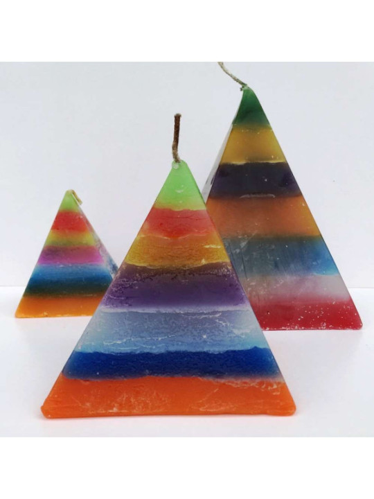 Vela Pirámide Pequeña 7 Colores, 7cm base x  9cm altura