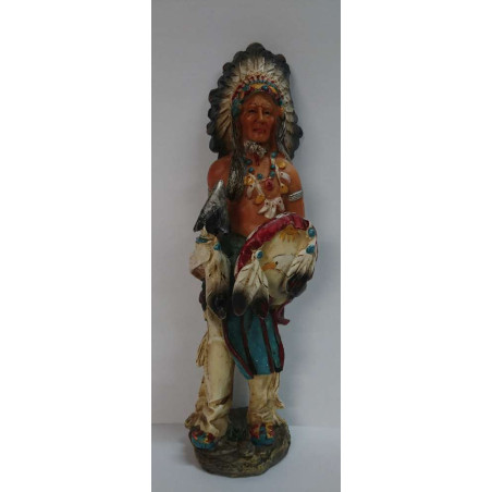 Imagen Artesana en Resina Indio, Punta de Flecha y Escudo. 18,5cm