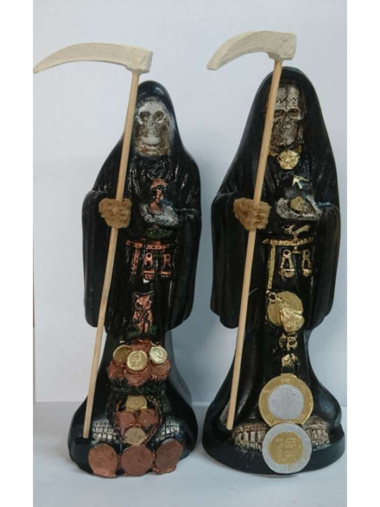 Imagen Artesanal en Resina Santa Muerte Negra. 20 cm