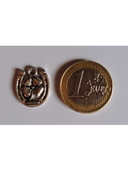 Amuleto Herradura con Trébol