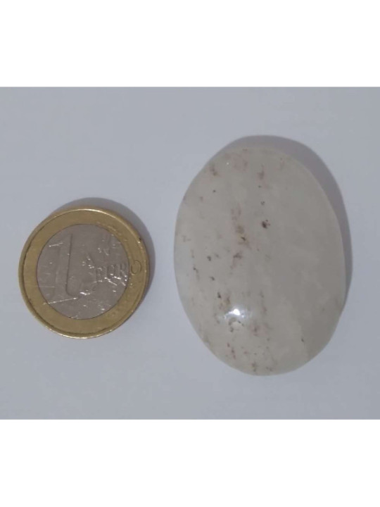 Mineral Oval 3,5 a 4,5 centímetros. Cuarzo Cristal. Clase B.