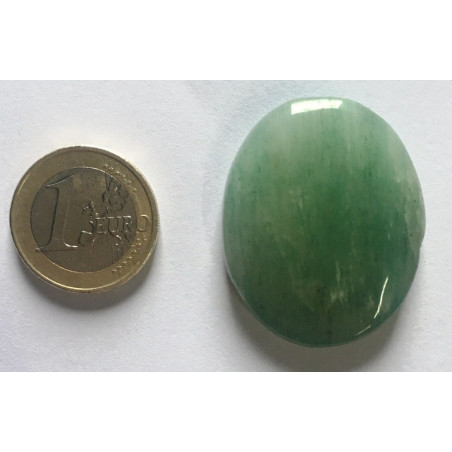 Mineral Oval 3,5 a 4,5 centímetros. Cuarzo Verde