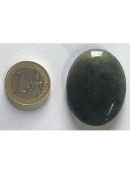 Mineral Oval 3,5 a 4,5 centímetros. Labrodita