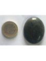 Mineral Oval 3,5 a 4,5 centímetros. Labrodita
