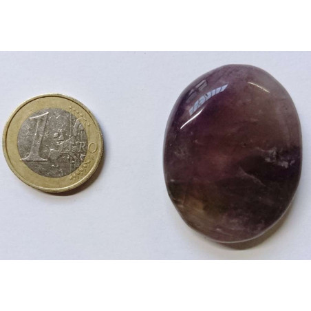 Mineral Oval 3,5 a 4,5 centímetros. Fluorita Lila