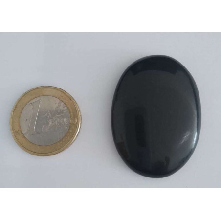 Mineral Oval 3,5 a 4,5 centímetros. Agata Negra