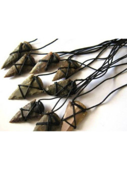 Colgante Punta de Flecha 5 cm con Cordón Negro